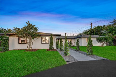 Casa en venta en Palmetto Bay, Florida, 5 dormitorios, 332.4 m2 № 2049536 - foto 2