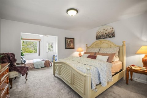 Condo in Saint Petersburg, Florida, 1 bedroom № 2122523 - photo 14