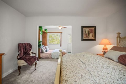 Condo in Saint Petersburg, Florida, 1 bedroom № 2122523 - photo 15