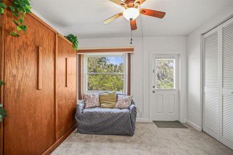 Condo in Saint Petersburg, Florida, 1 bedroom № 2122523 - photo 17