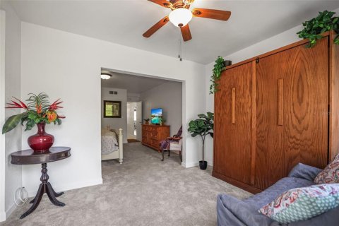 Condo in Saint Petersburg, Florida, 1 bedroom № 2122523 - photo 16