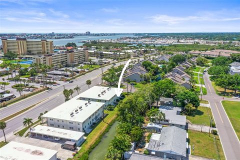 Condo in Saint Petersburg, Florida, 1 bedroom № 2122523 - photo 30