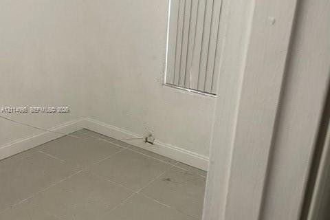 Villa ou maison à louer à Opa-locka, Floride: 2 chambres, 55.18 m2 № 2439379 - photo 6