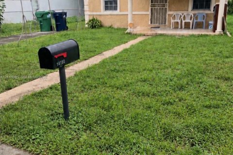 Villa ou maison à Opa-locka, Floride 2 chambres, 55.18 m2 № 2439379