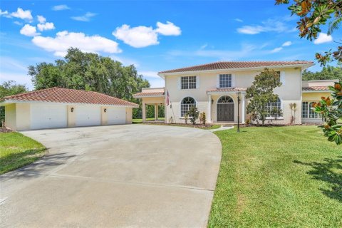 House in Kissimmee, Florida 5 bedrooms, 457.08 sq.m. № 1826389 - photo 1