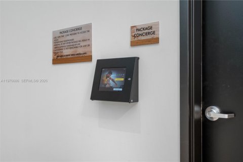 House in North Miami Beach, Florida 3 bedrooms № 2040550 - photo 29