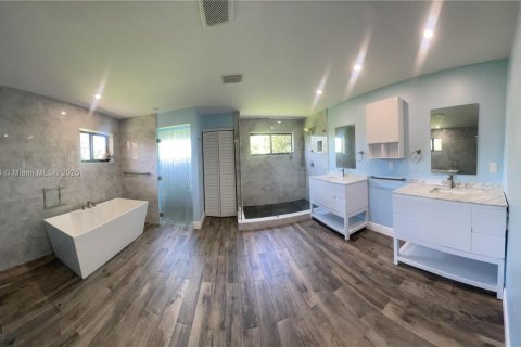 Villa ou maison à louer à Southwest Ranches, Floride: 6 chambres, 376.44 m2 № 1730548 - photo 21