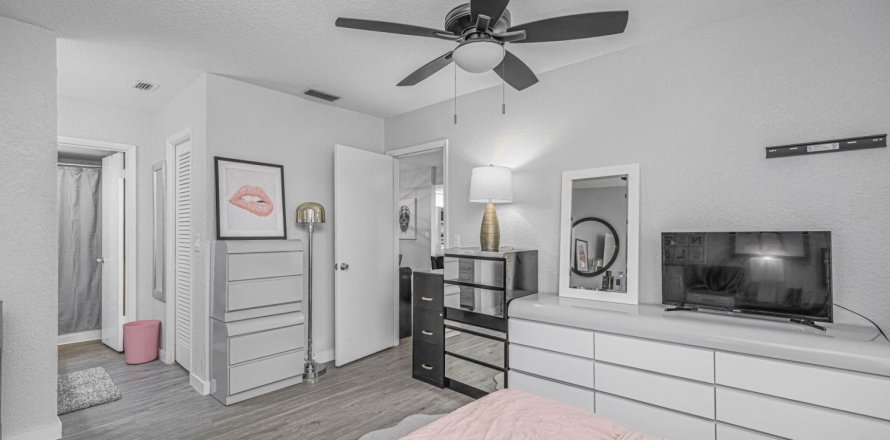 Condo in Stuart, Florida, 2 bedrooms № 1139449