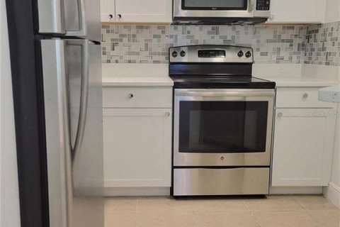 Condominio en alquiler en Orlando, Florida, 3 dormitorios, 116.41 m2 № 2122922 - foto 9