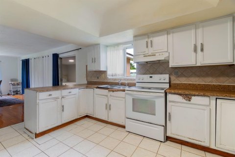 Villa ou maison à vendre à Belle Glade, Floride: 5 chambres, 232.26 m2 № 2433912 - photo 28
