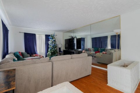 Villa ou maison à vendre à Belle Glade, Floride: 5 chambres, 232.26 m2 № 2433912 - photo 5