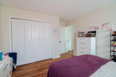 Villa ou maison à vendre à Belle Glade, Floride: 5 chambres, 232.26 m2 № 2433912 - photo 17