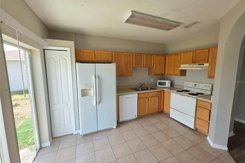 House in Riverview, Florida 4 bedrooms, 139.26 sq.m. № 1650495 - photo 8