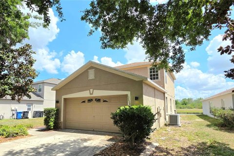 House in Riverview, Florida 4 bedrooms, 139.26 sq.m. № 1650495 - photo 2