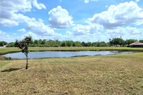 House in Riverview, Florida 4 bedrooms, 139.26 sq.m. № 1650495 - photo 16