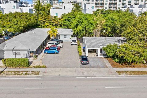 Propiedad comercial en venta en Fort Lauderdale, Florida № 2272151 - foto 4