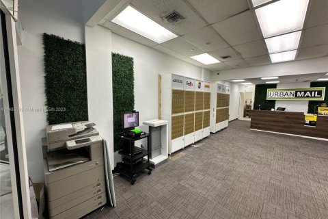 Propiedad comercial en venta en Miami, Florida № 1710843 - foto 4