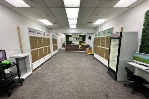 Propiedad comercial en venta en Miami, Florida № 1710843 - foto 1