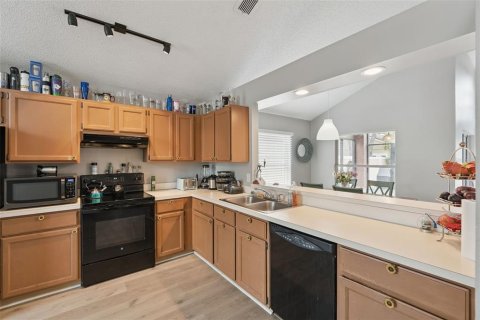Купить виллу или дом в Кэсселберри, Флорида 9 комнат, 172.33м2, № 2223567 - фото 8