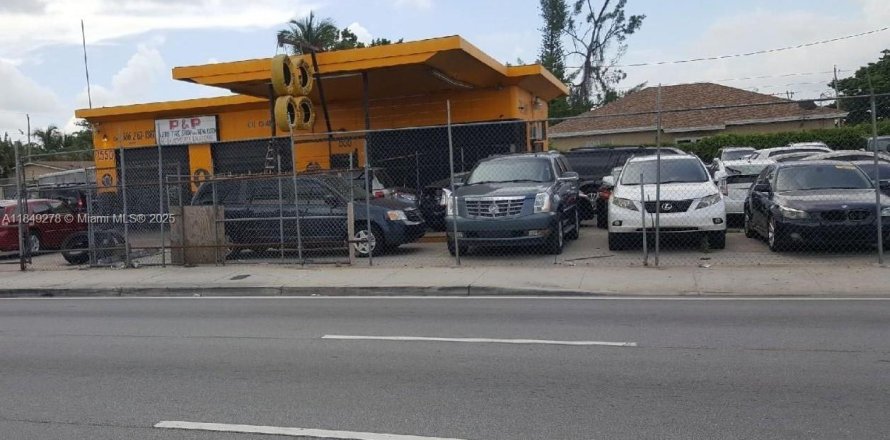 Propiedad comercial en Miami, Florida № 1852249