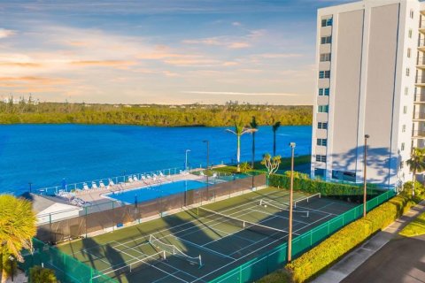 Condominio en alquiler en Sarasota, Florida, 1 dormitorio, 72.28 m2 № 1903851 - foto 4
