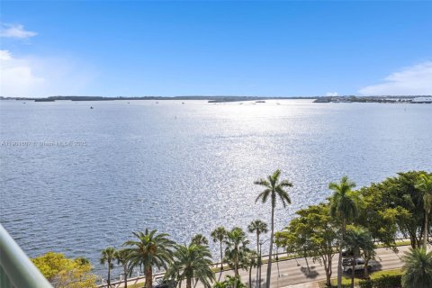 Condominio en alquiler en Miami, Florida, 1 dormitorio, 73.11 m2 № 1953564 - foto 6