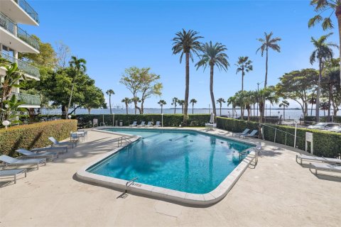 Condominio en alquiler en Miami, Florida, 1 dormitorio, 73.11 m2 № 1953564 - foto 28