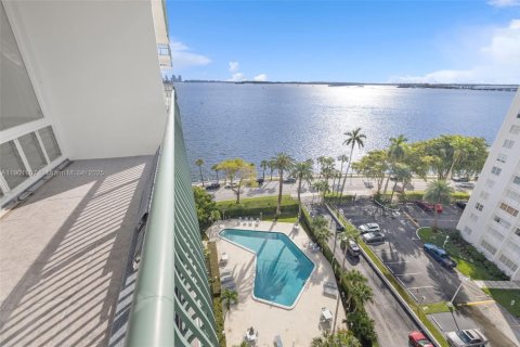 Condominio en alquiler en Miami, Florida, 1 dormitorio, 73.11 m2 № 1953564 - foto 7