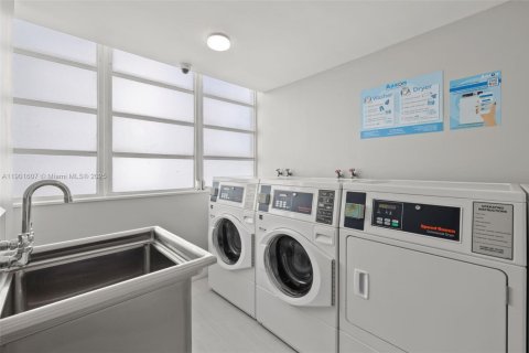 Condominio en alquiler en Miami, Florida, 1 dormitorio, 73.11 m2 № 1953564 - foto 24