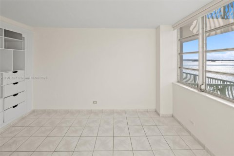 Condominio en alquiler en Miami, Florida, 1 dormitorio, 73.11 m2 № 1953564 - foto 18