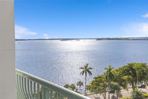 Condominio en alquiler en Miami, Florida, 1 dormitorio, 73.11 m2 № 1953564 - foto 8