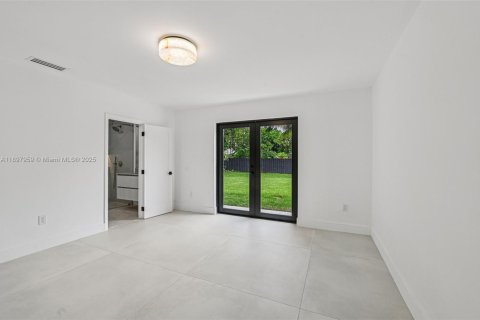 Villa ou maison à vendre à Palmetto Bay, Floride: 4 chambres, 255.02 m2 № 1949716 - photo 23