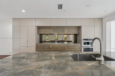 Villa ou maison à vendre à Palmetto Bay, Floride: 4 chambres, 255.02 m2 № 1949716 - photo 21