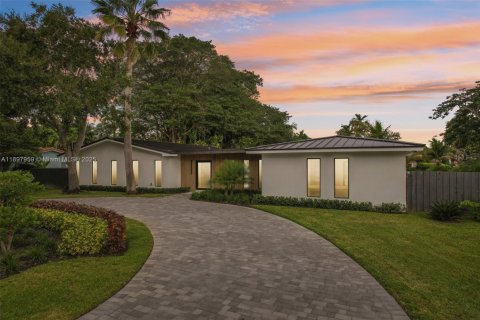 Villa ou maison à vendre à Palmetto Bay, Floride: 4 chambres, 255.02 m2 № 1949716 - photo 1