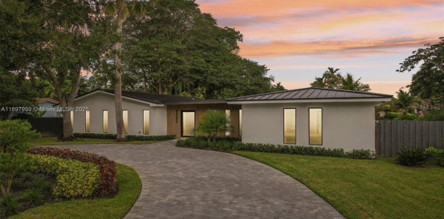 Villa ou maison à Palmetto Bay, Floride 4 chambres, 255.02 m2 № 1949716