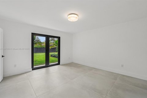 Villa ou maison à vendre à Palmetto Bay, Floride: 4 chambres, 255.02 m2 № 1949716 - photo 22
