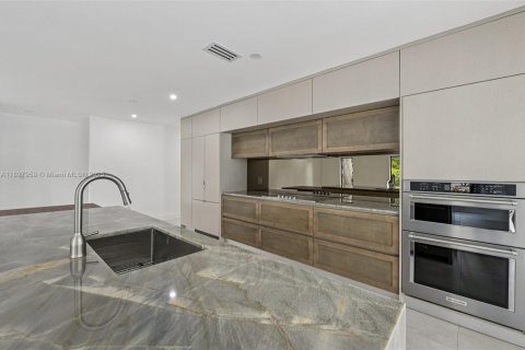 Villa ou maison à vendre à Palmetto Bay, Floride: 4 chambres, 255.02 m2 № 1949716 - photo 16