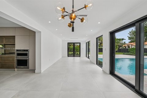 Villa ou maison à vendre à Palmetto Bay, Floride: 4 chambres, 255.02 m2 № 1949716 - photo 10