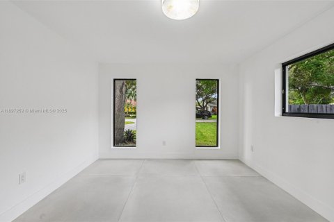 Villa ou maison à vendre à Palmetto Bay, Floride: 4 chambres, 255.02 m2 № 1949716 - photo 27