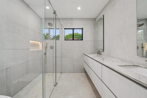 Villa ou maison à vendre à Palmetto Bay, Floride: 4 chambres, 255.02 m2 № 1949716 - photo 28
