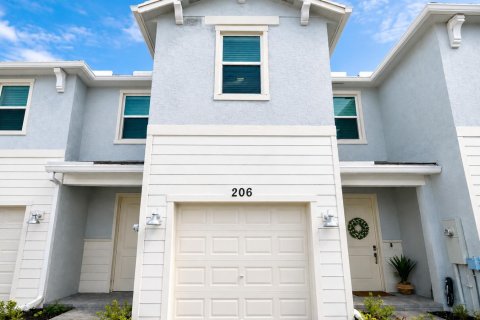 Townhouse in Port St. Lucie, Florida 3 bedrooms, 151.62 sq.m. № 2083246