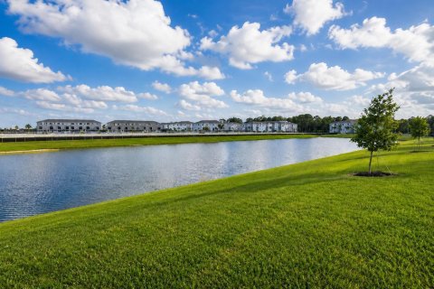 Townhouse in Port St. Lucie, Florida 3 bedrooms, 151.62 sq.m. № 2083246 - photo 15