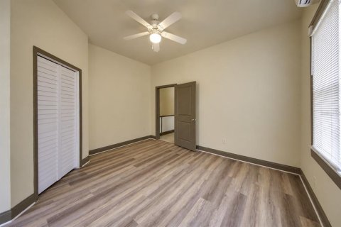 Immobilier commercial à vendre à Tampa, Floride: 8 chambres, 385.73 m2 № 2216083 - photo 21