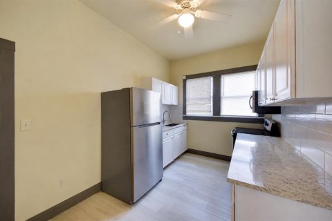 Immobilier commercial à vendre à Tampa, Floride: 8 chambres, 385.73 m2 № 2216083 - photo 18