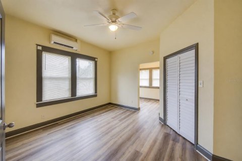 Immobilier commercial à vendre à Tampa, Floride: 8 chambres, 385.73 m2 № 2216083 - photo 20