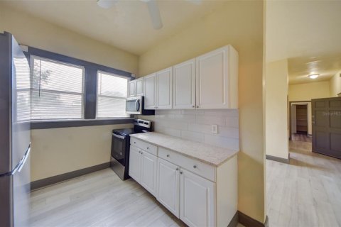 Immobilier commercial à vendre à Tampa, Floride: 8 chambres, 385.73 m2 № 2216083 - photo 19