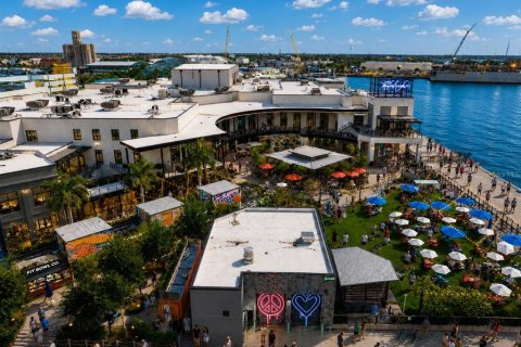 Immobilier commercial à vendre à Tampa, Floride: 8 chambres, 385.73 m2 № 2216083 - photo 9