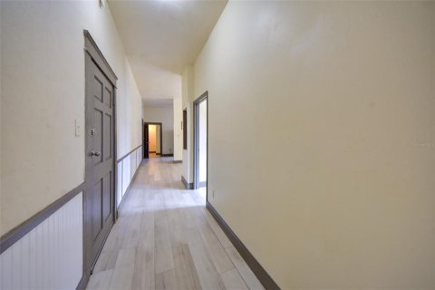 Immobilier commercial à vendre à Tampa, Floride: 8 chambres, 385.73 m2 № 2216083 - photo 15