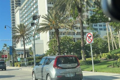 Copropriété à vendre à Sunny Isles Beach, Floride: 33.44 m2 № 1958237 - photo 1