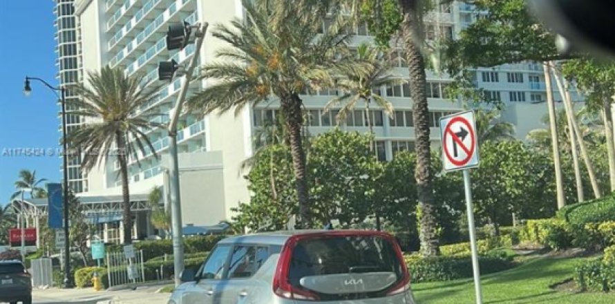 Studio à Condo à Sunny Isles Beach, Floride № 1958237